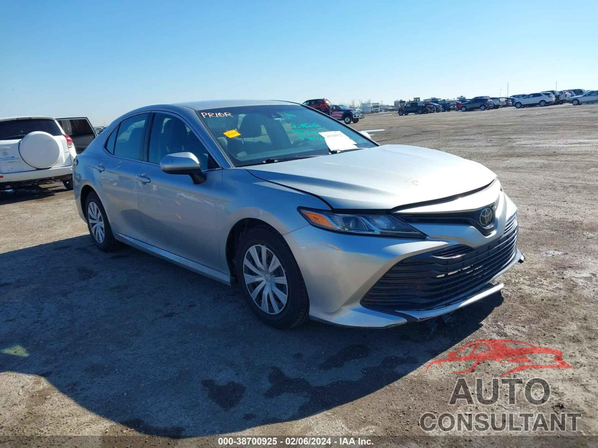 TOYOTA CAMRY 2018 - 4T1B11HK9JU558405