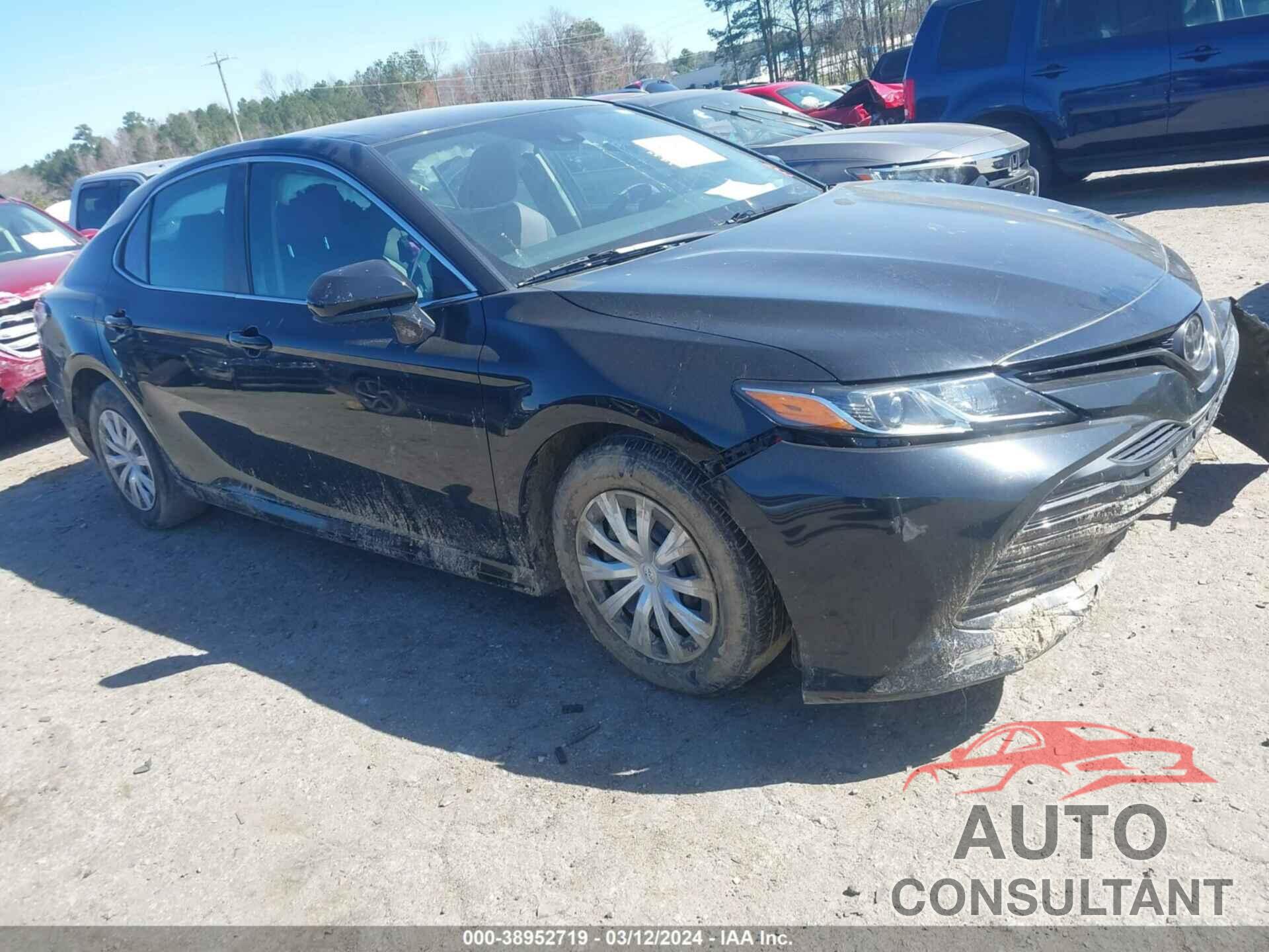 TOYOTA CAMRY 2019 - 4T1B11HK2KU705844