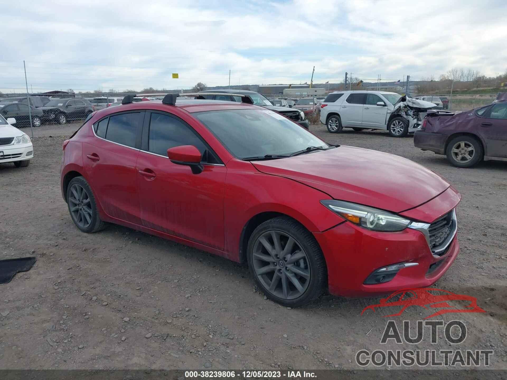 MAZDA 3 2018 - 3MZBN1M37JM175815