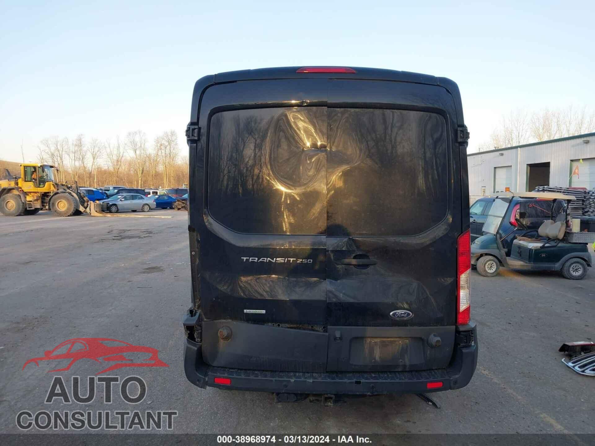 FORD TRANSIT 2017 - 1FTYR2CG6HKB46559