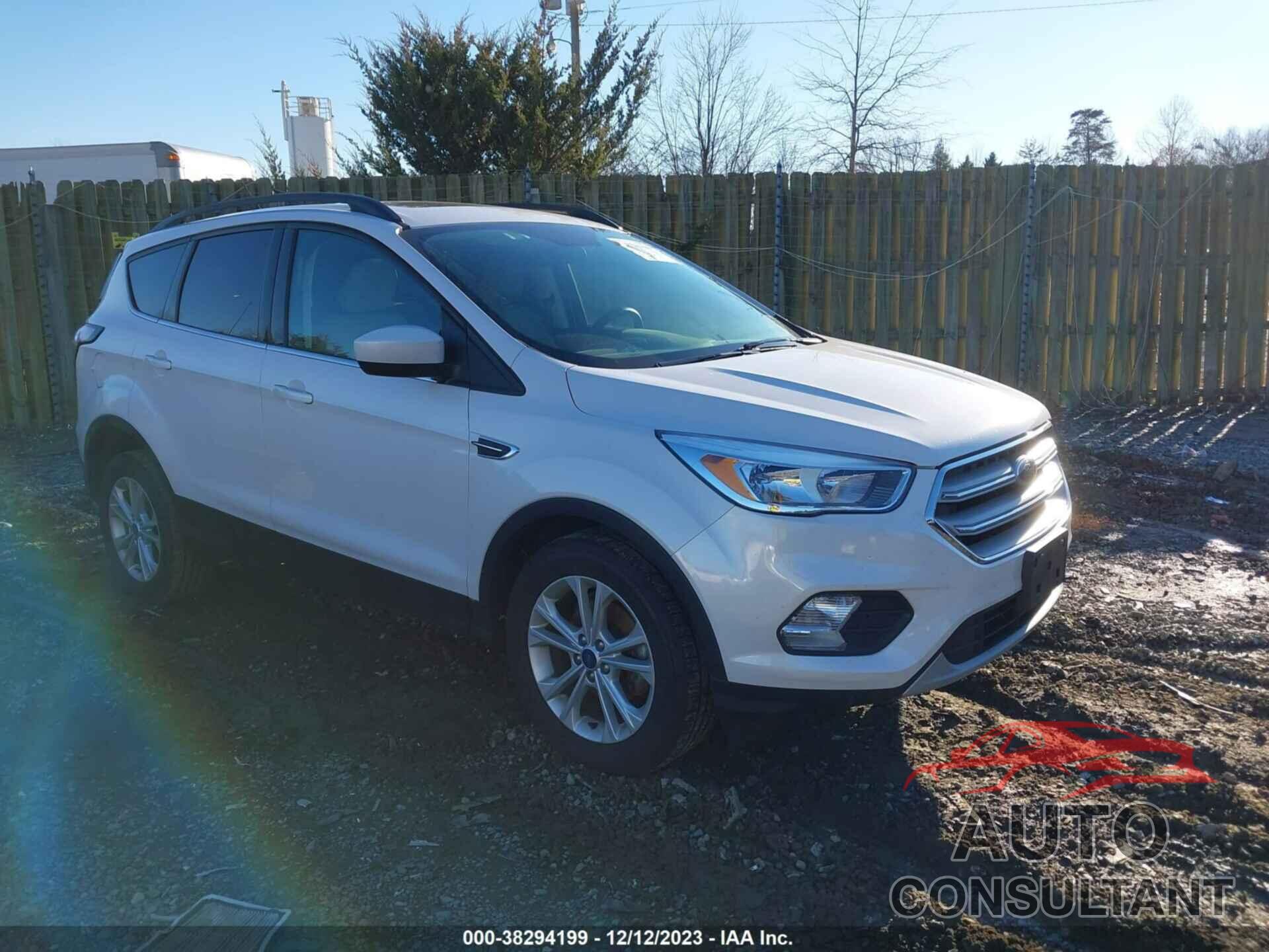 FORD ESCAPE 2018 - 1FMCU0GD7JUC32756