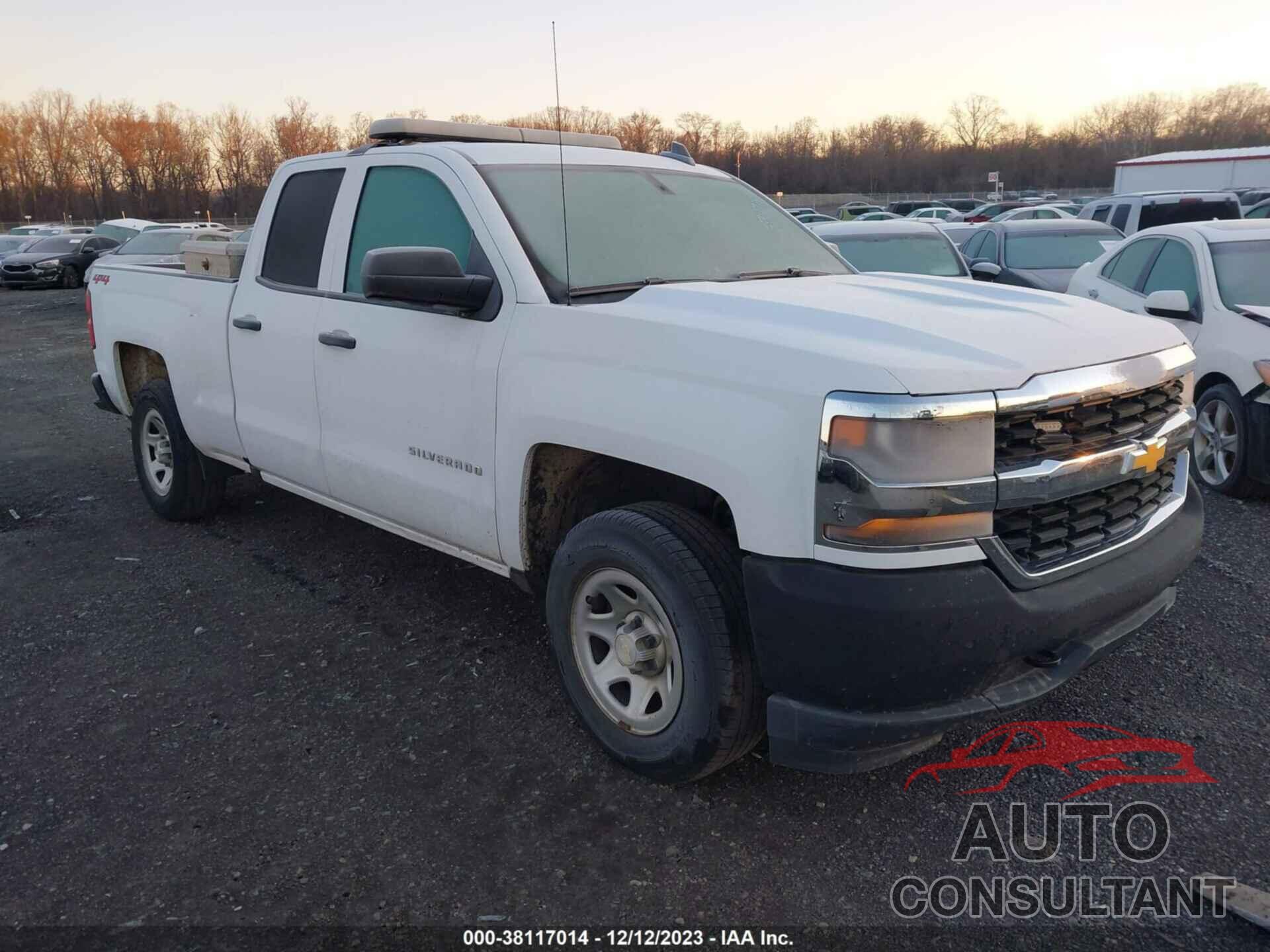 CHEVROLET SILVERADO 1500 2018 - 1GCVKNEH7JZ250456