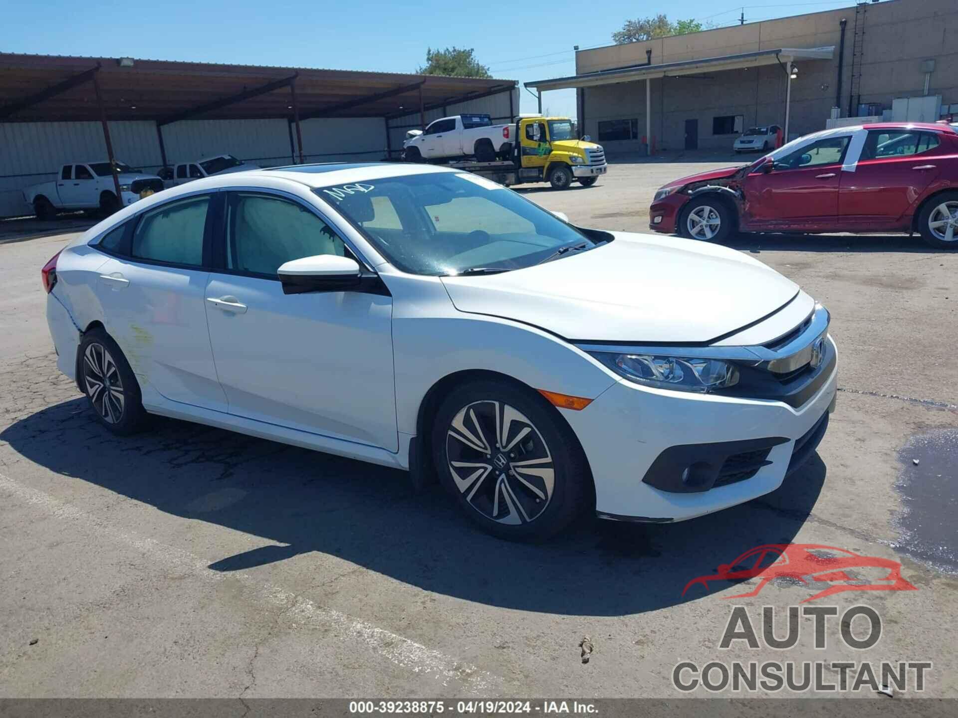 HONDA CIVIC 2018 - JHMFC1F30JX017381