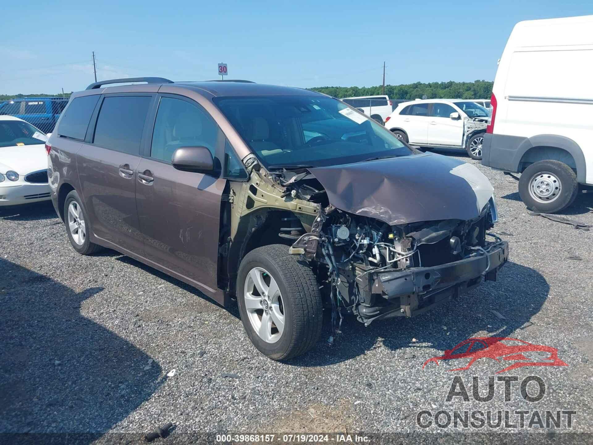 TOYOTA SIENNA 2018 - 5TDKZ3DC8JS955714