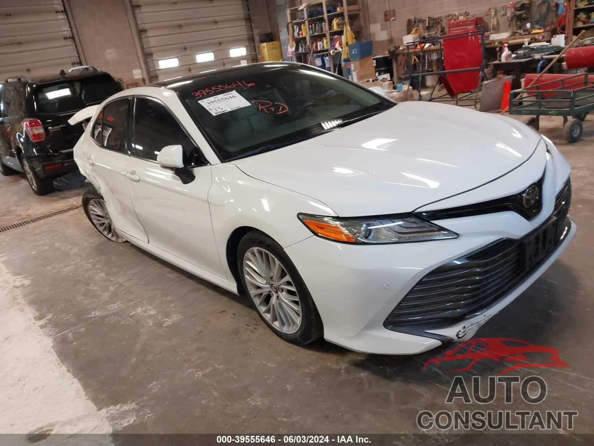 TOYOTA CAMRY 2018 - 4T1B11HKXJU030095