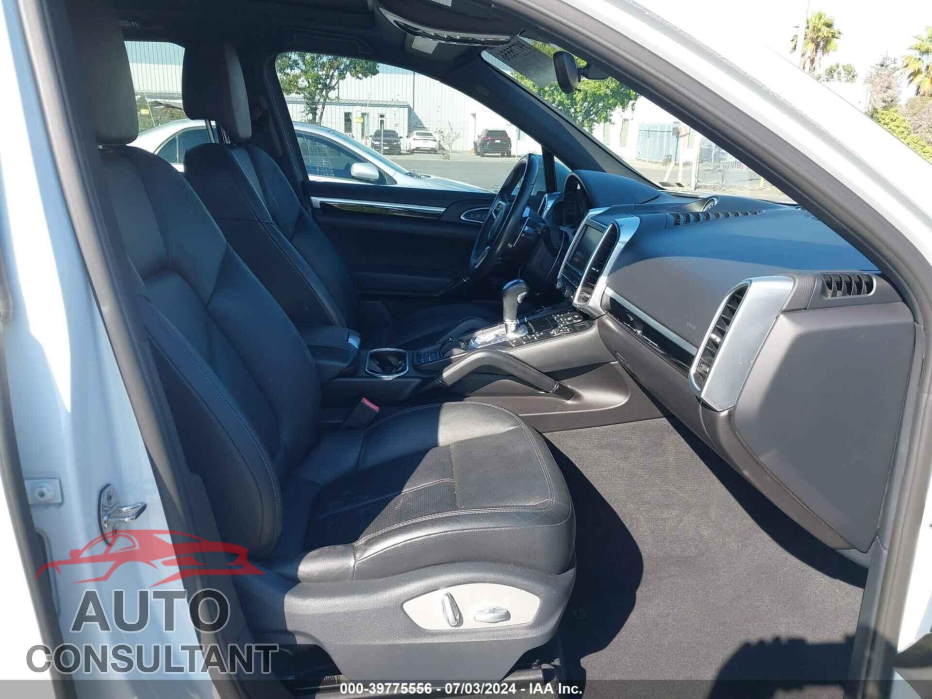PORSCHE CAYENNE 2016 - WP1AA2A23GLA03723