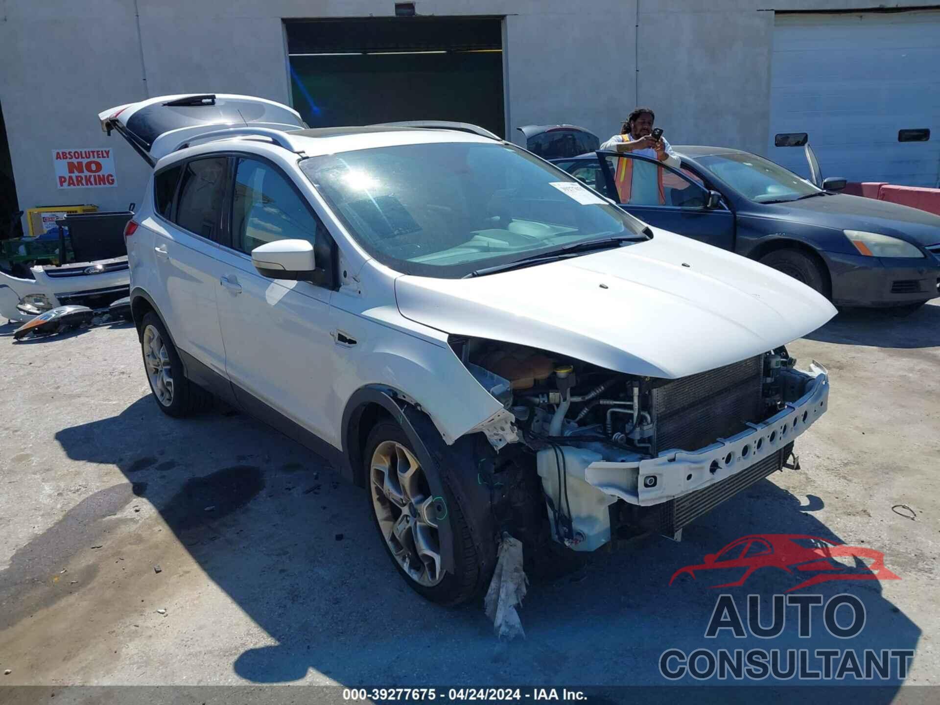 FORD ESCAPE 2016 - 1FMCU9J93GUA02469