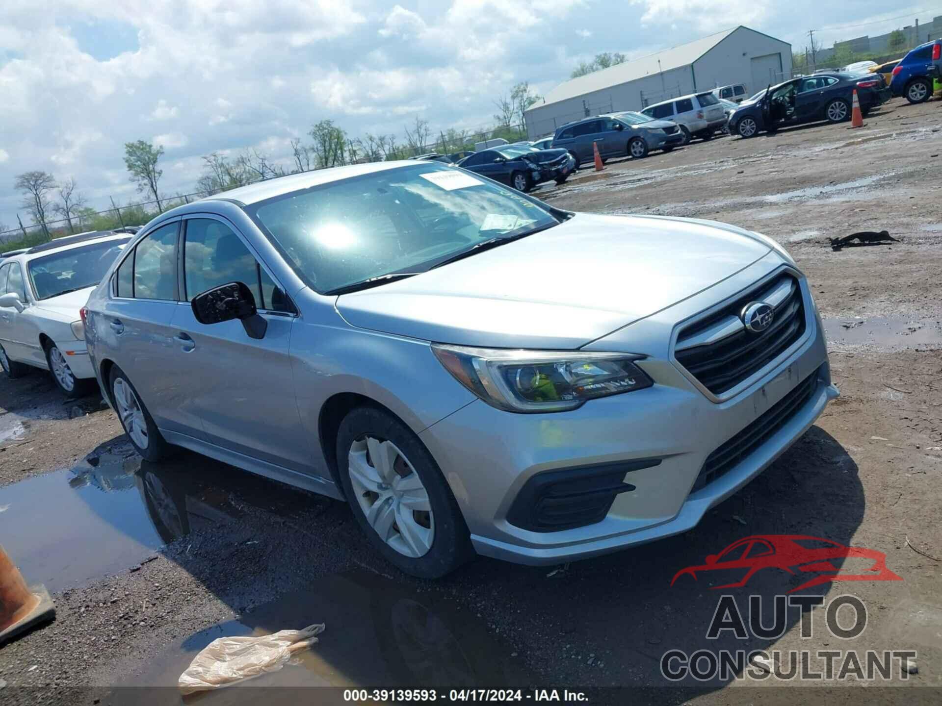 SUBARU LEGACY 2018 - 4S3BNAA69J3044713