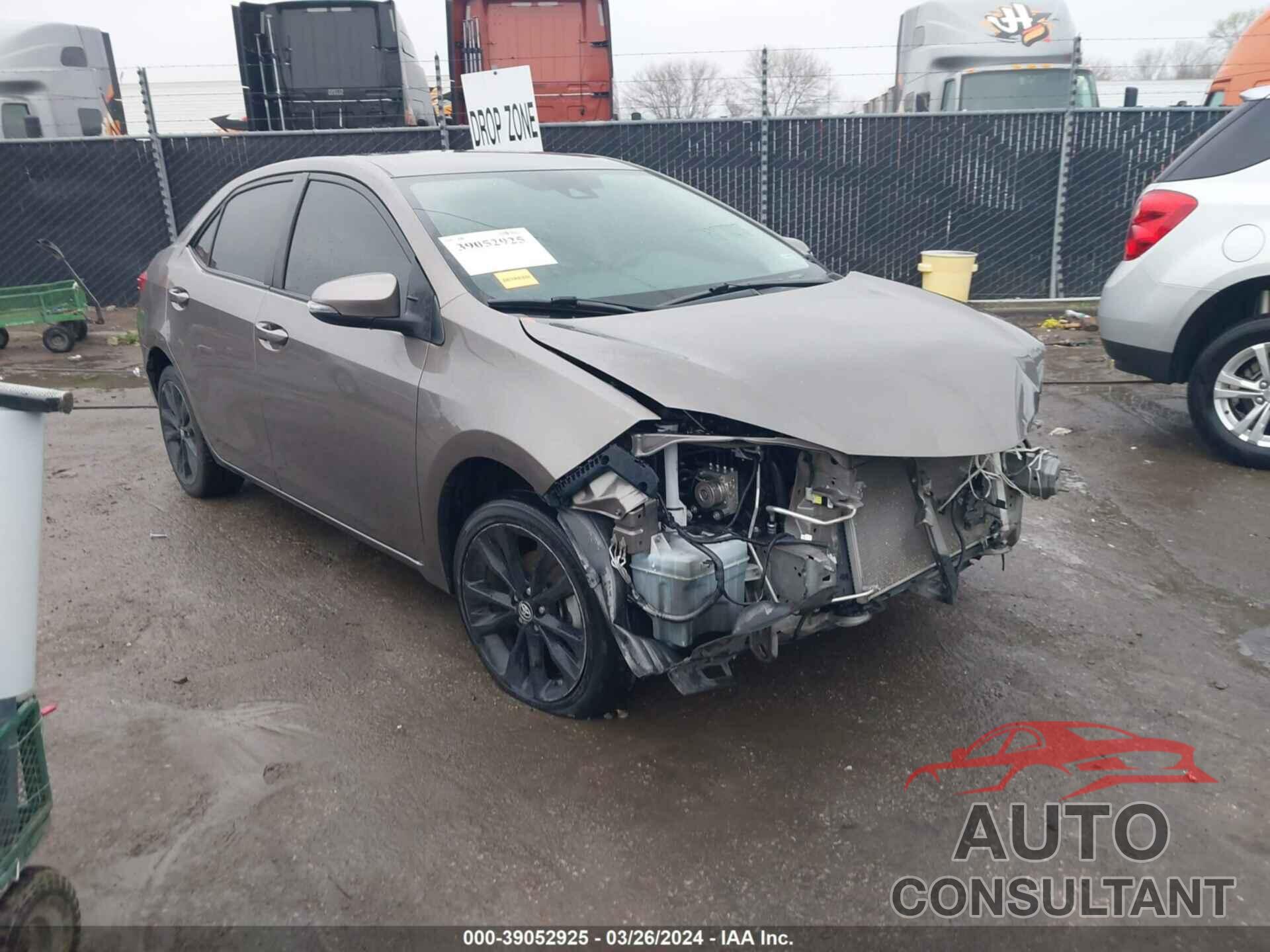 TOYOTA COROLLA 2018 - 5YFBURHE8JP853920