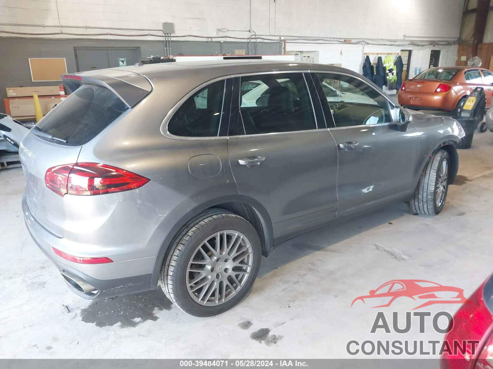 PORSCHE CAYENNE 2016 - WP1AA2A23GKA15781