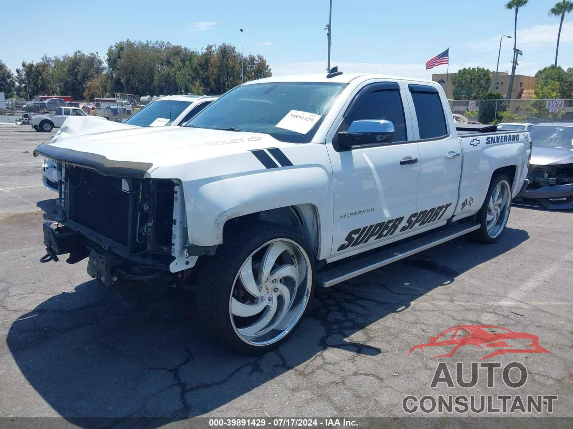 CHEVROLET SILVERADO 1500 2018 - 1GCRCPECXJZ366121
