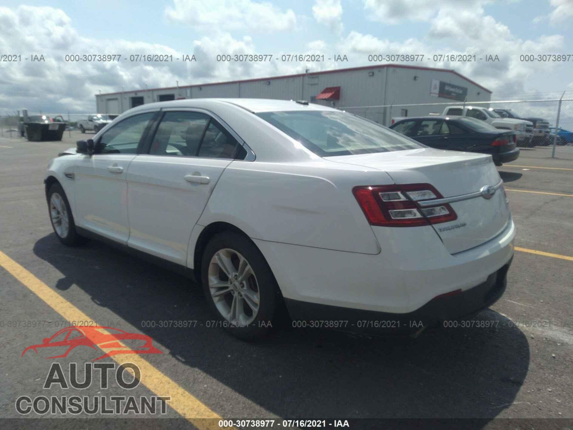 FORD TAURUS 2018 - 1FAHP2D82JG101467