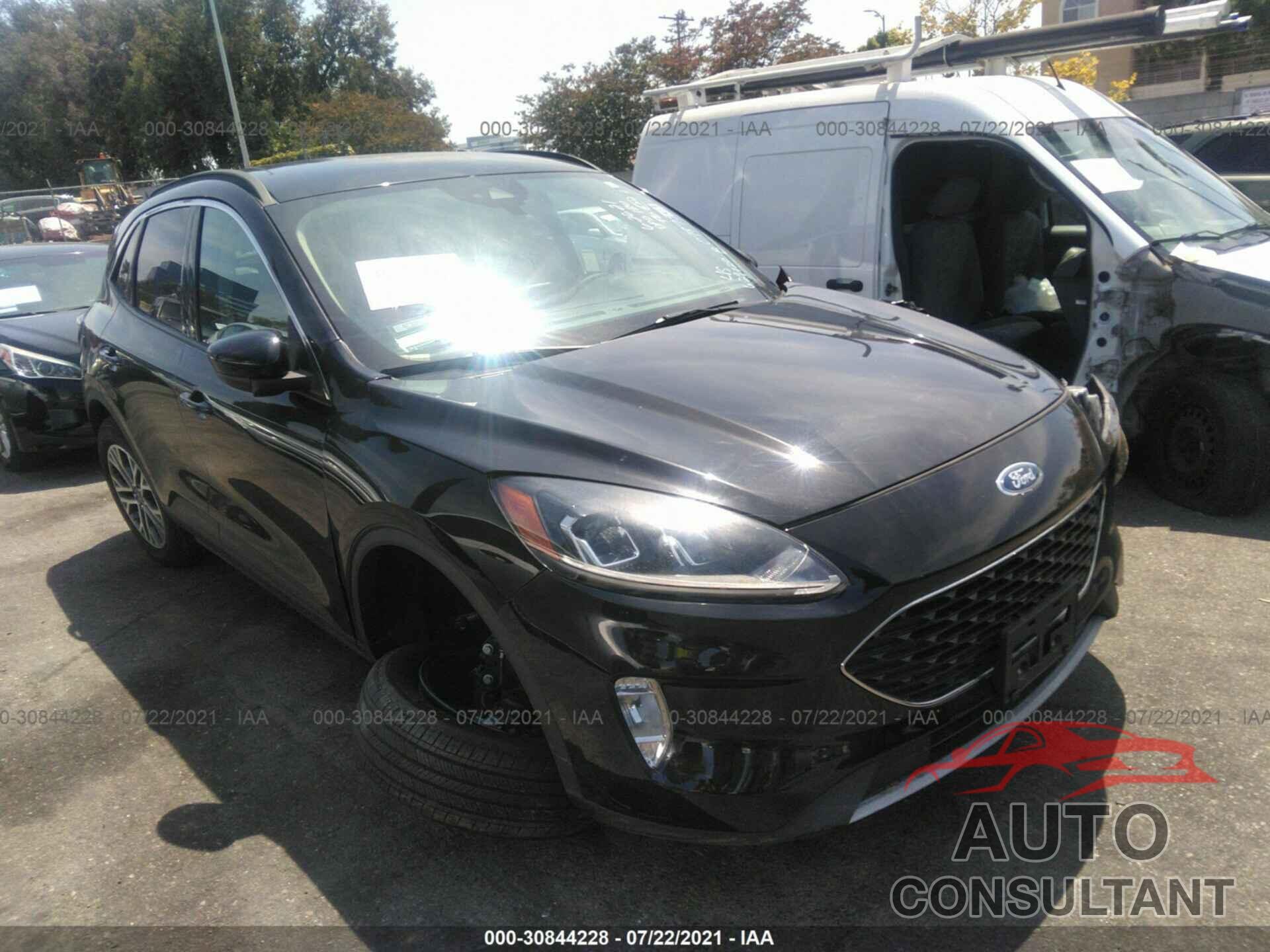FORD ESCAPE 2020 - 1FMCU9H64LUB09875