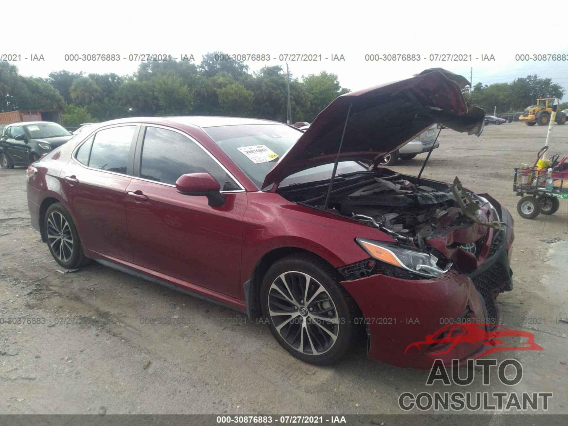 TOYOTA CAMRY 2018 - 4T1B11HK6JU633500