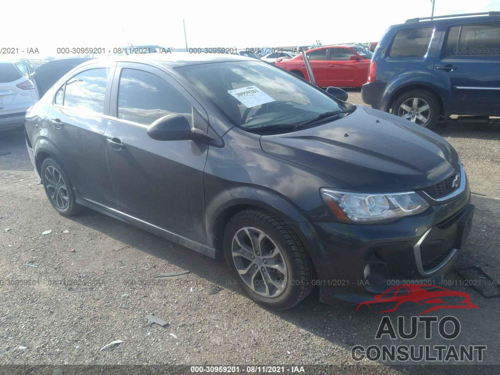 CHEVROLET SONIC 2018 - 1G1JD5SH7J4103637