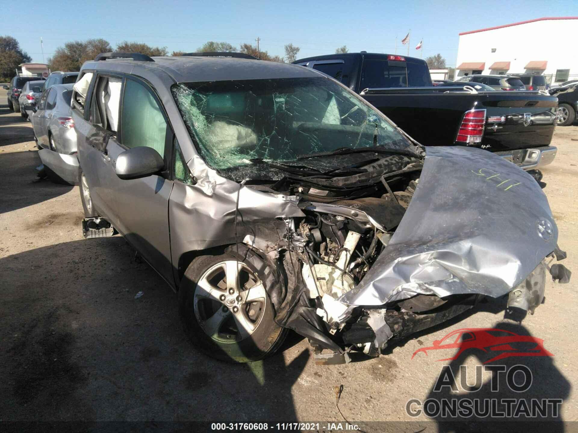 TOYOTA SIENNA 2017 - 5TDKZ3DC6HS776016