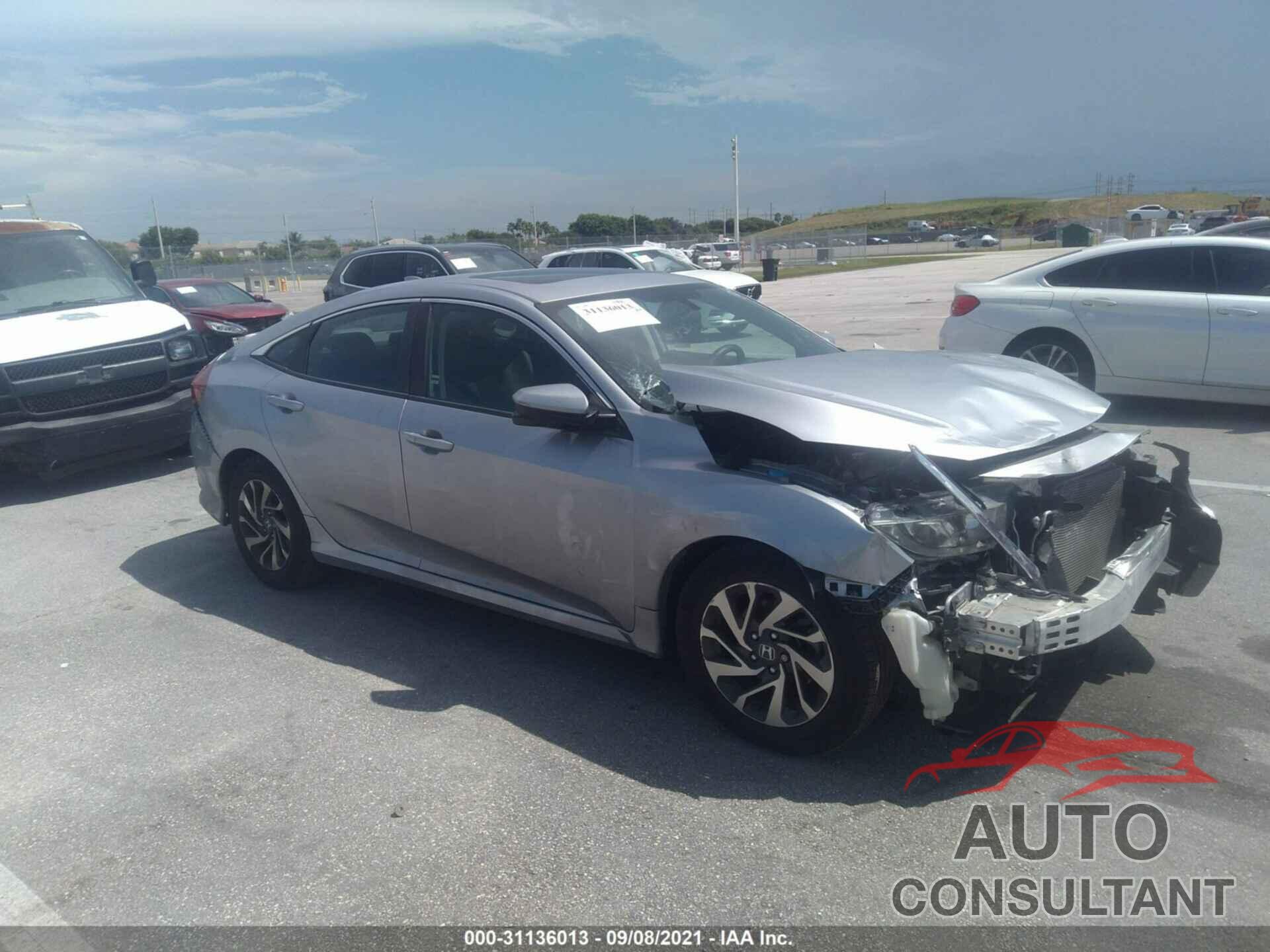 HONDA CIVIC SEDAN 2018 - 19XFC2F72JE024276