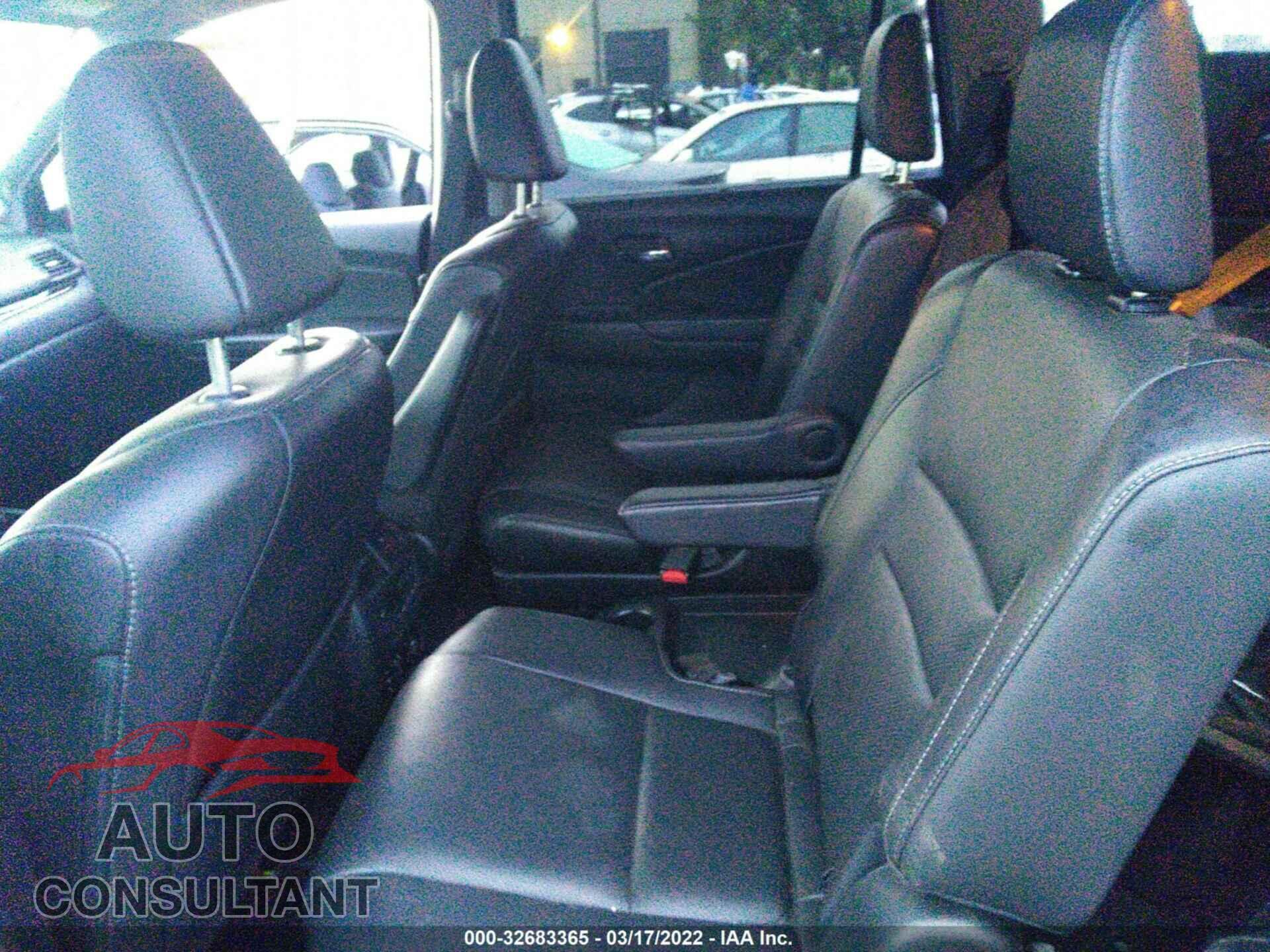 HONDA PILOT 2017 - 5FNYF6H06HB011543