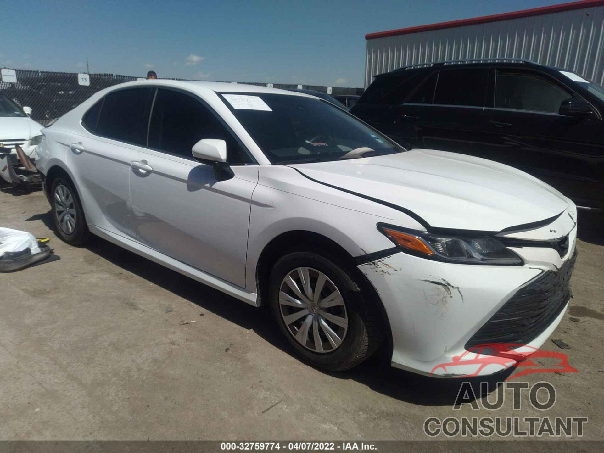 TOYOTA CAMRY 2018 - 4T1B11HK9JU041931