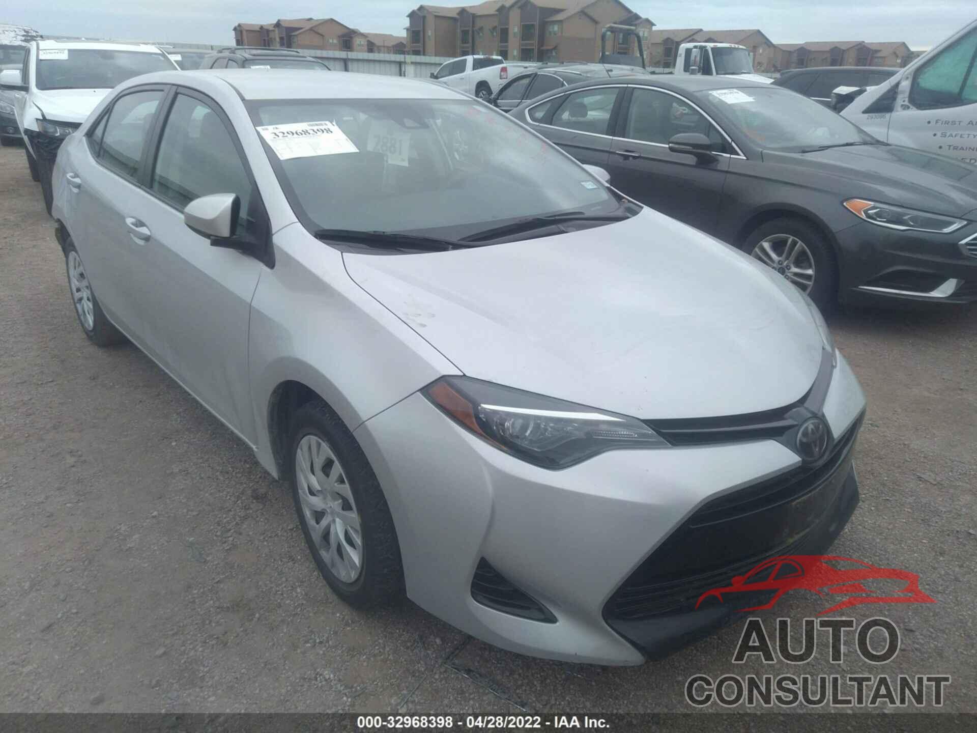 TOYOTA COROLLA 2018 - 5YFBURHE3JP813552