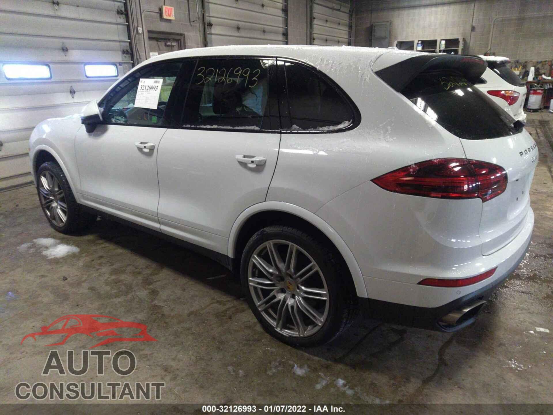 PORSCHE CAYENNE 2017 - WP1AA2A25HKA90631