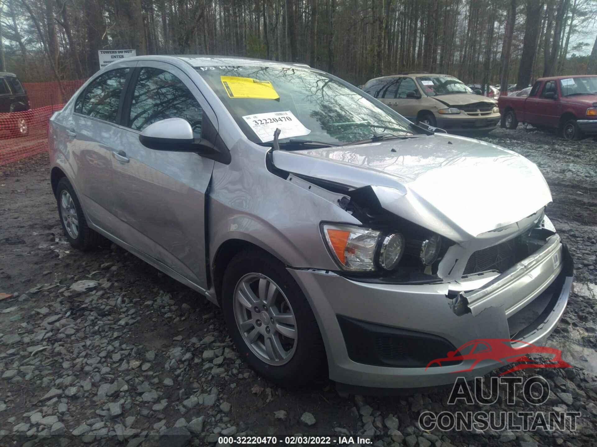 CHEVROLET SONIC 2015 - 1G1JC5SHXF4182361