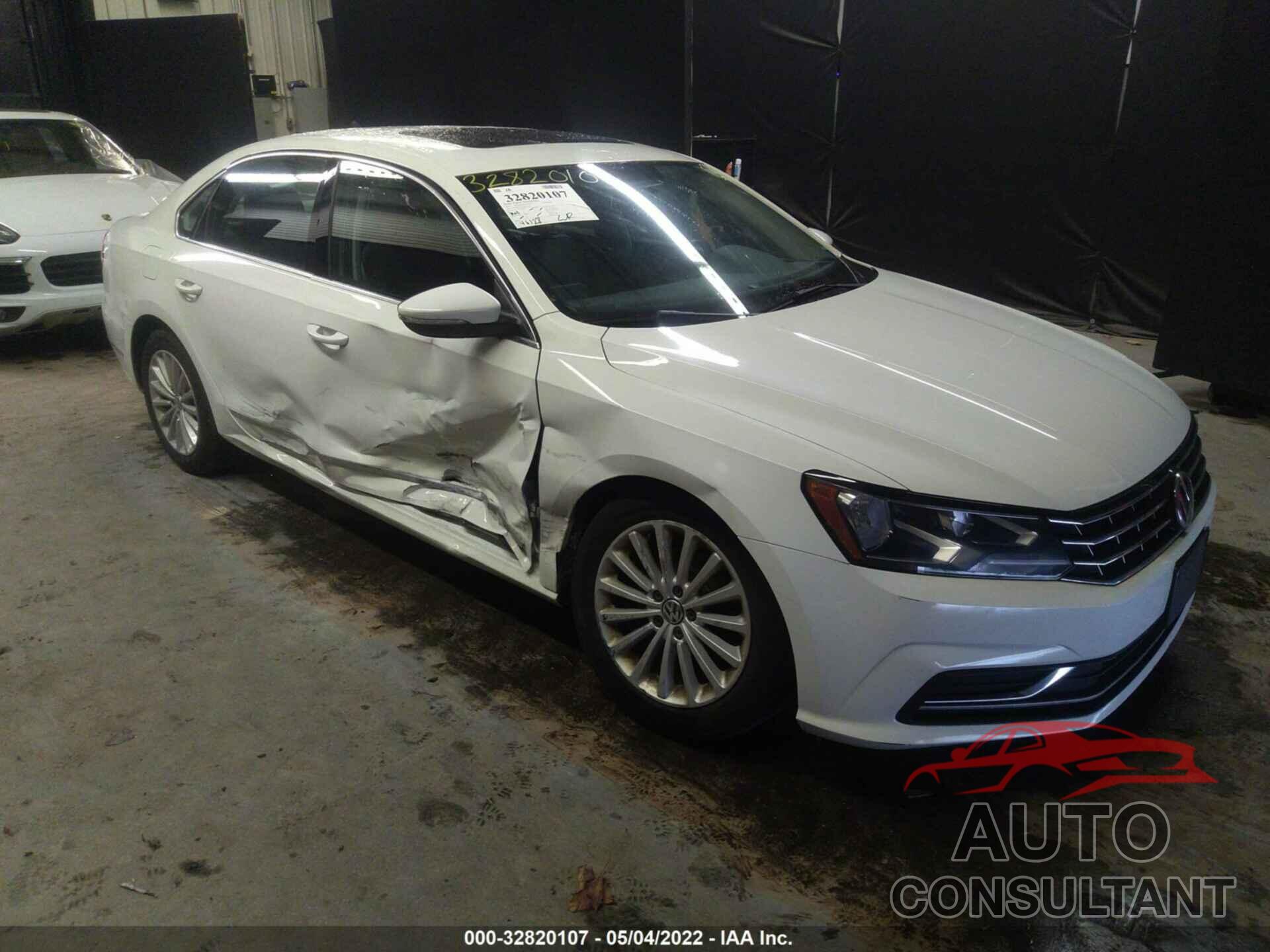 VOLKSWAGEN PASSAT 2017 - 1VWBT7A33HC011650