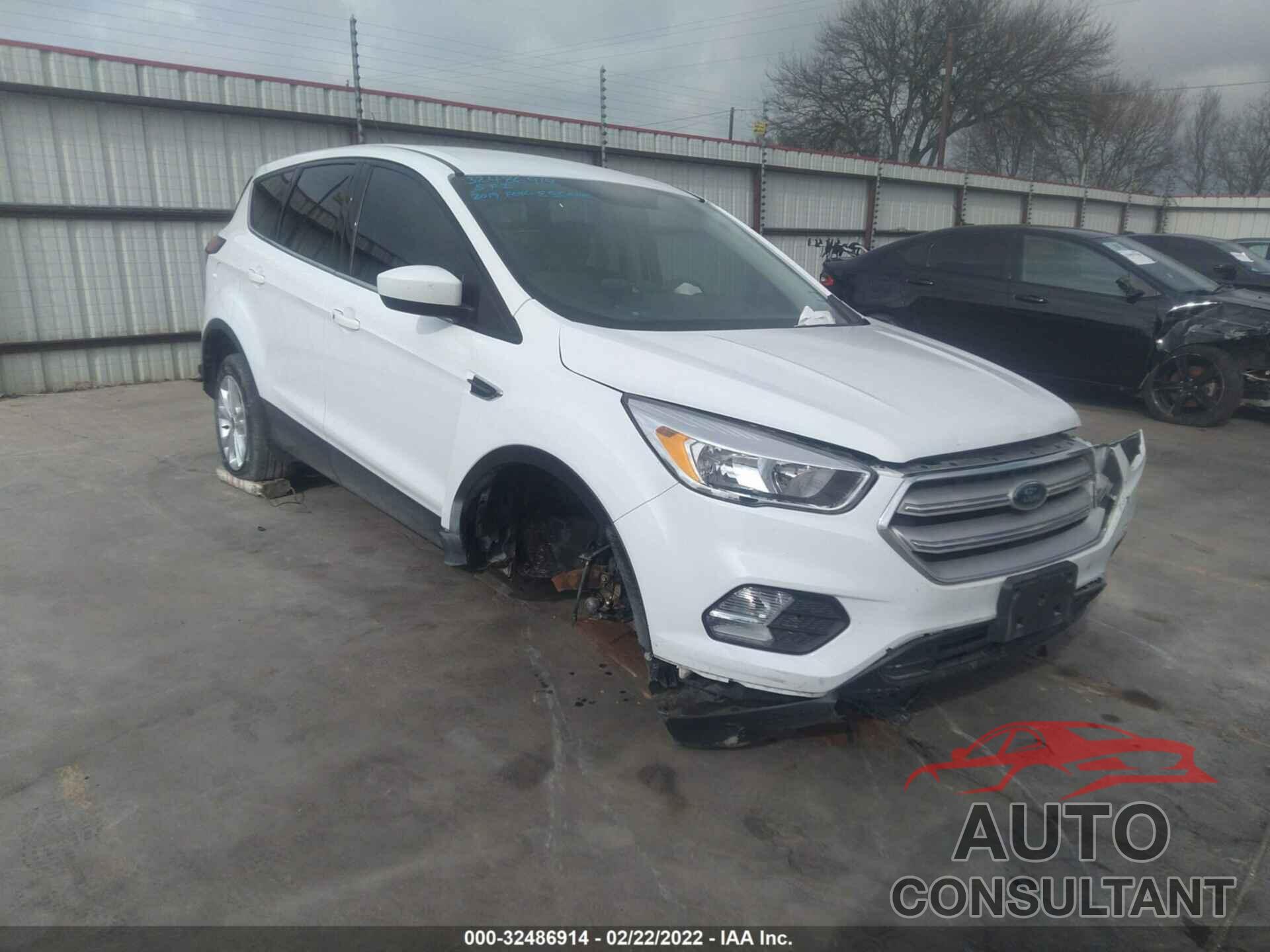 FORD ESCAPE 2019 - 1FMCU0GDXKUC52937