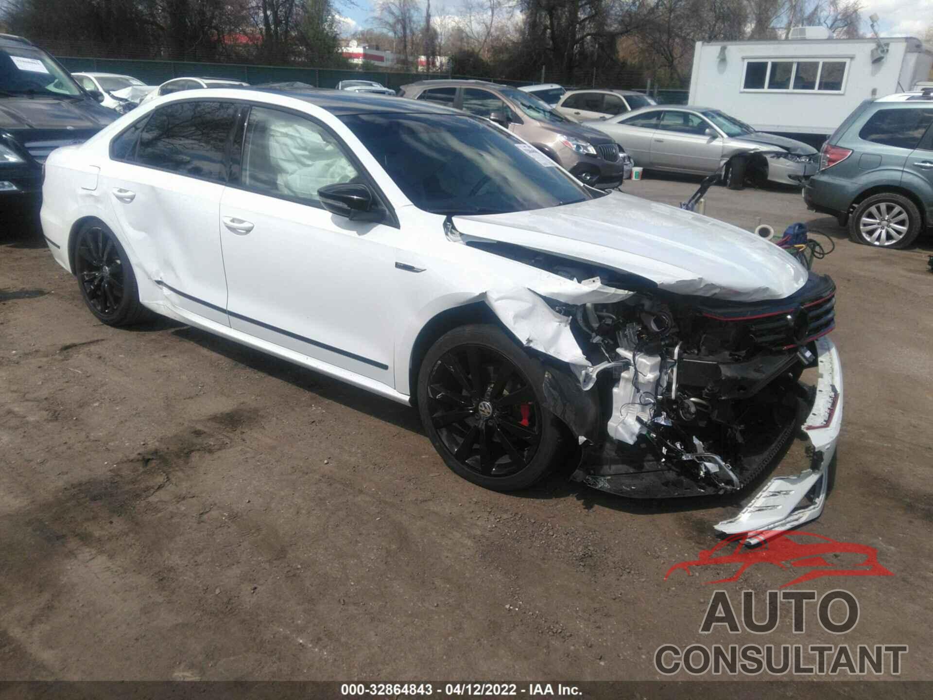 VOLKSWAGEN PASSAT 2018 - 1VWJM7A36JC036945