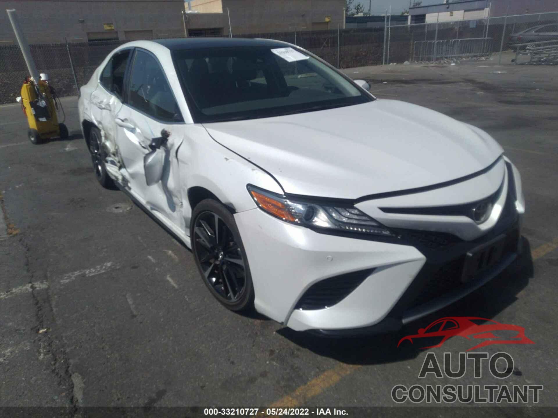 TOYOTA CAMRY 2018 - 4T1B61HK0JU134841
