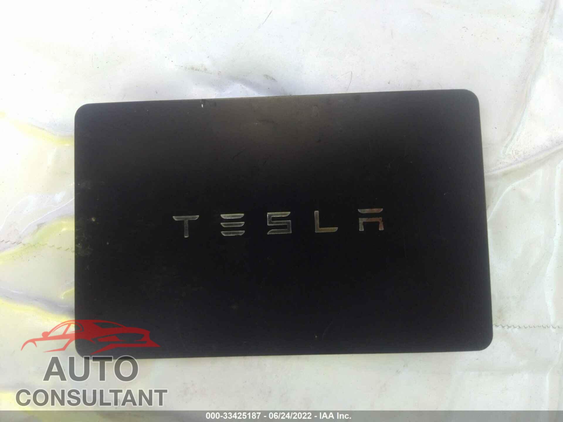 TESLA MODEL Y 2021 - 5YJYGDEEXMF152045