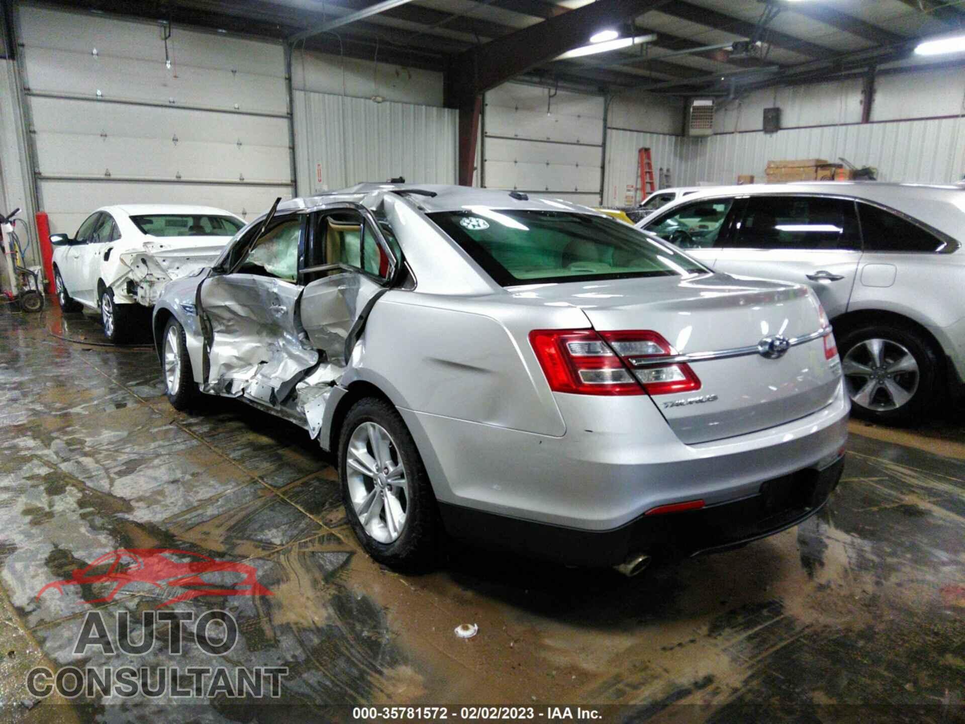 FORD TAURUS 2015 - 1FAHP2D82FG179982