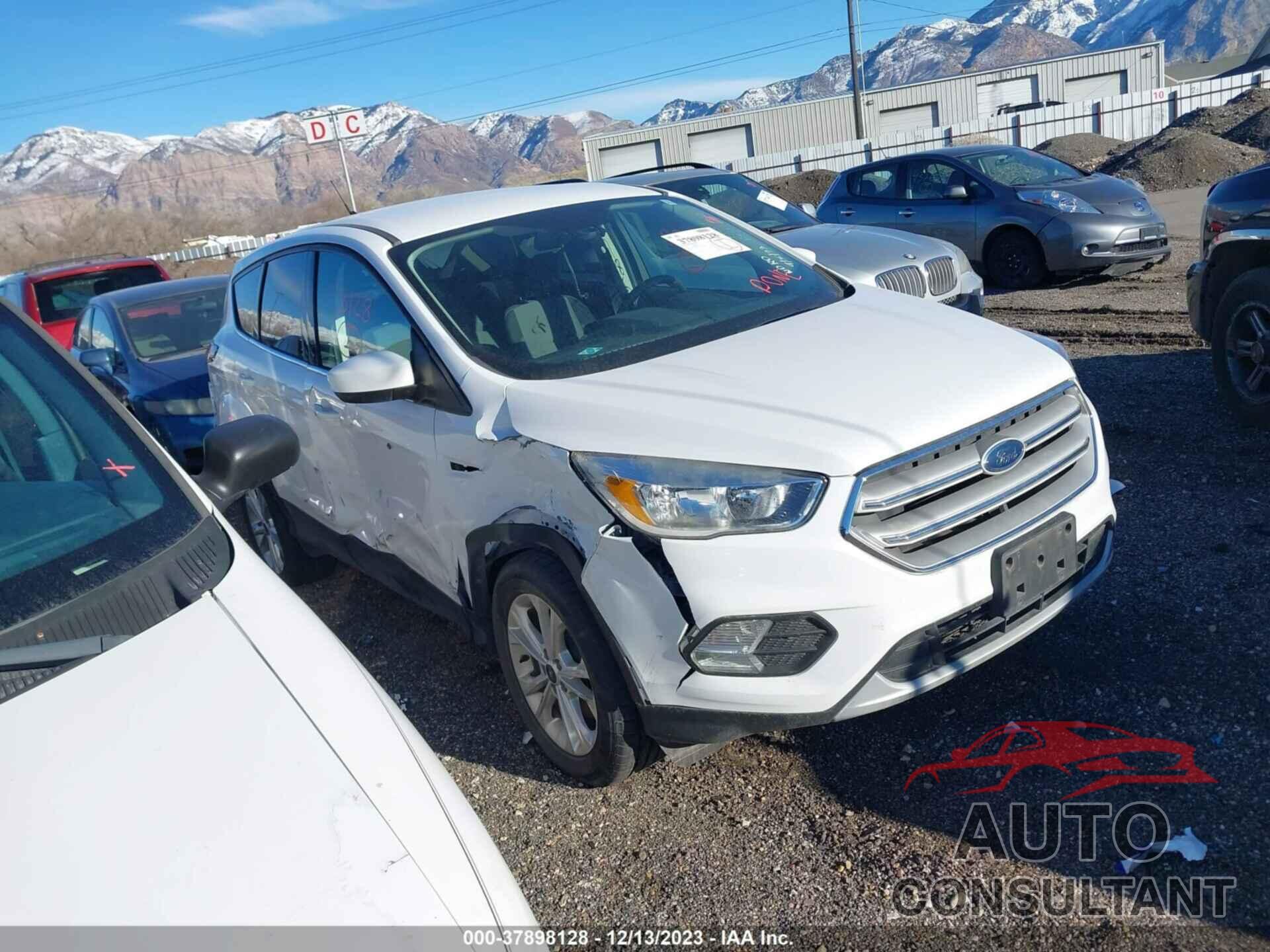 FORD ESCAPE 2019 - 1FMCU9GD0KUB31452