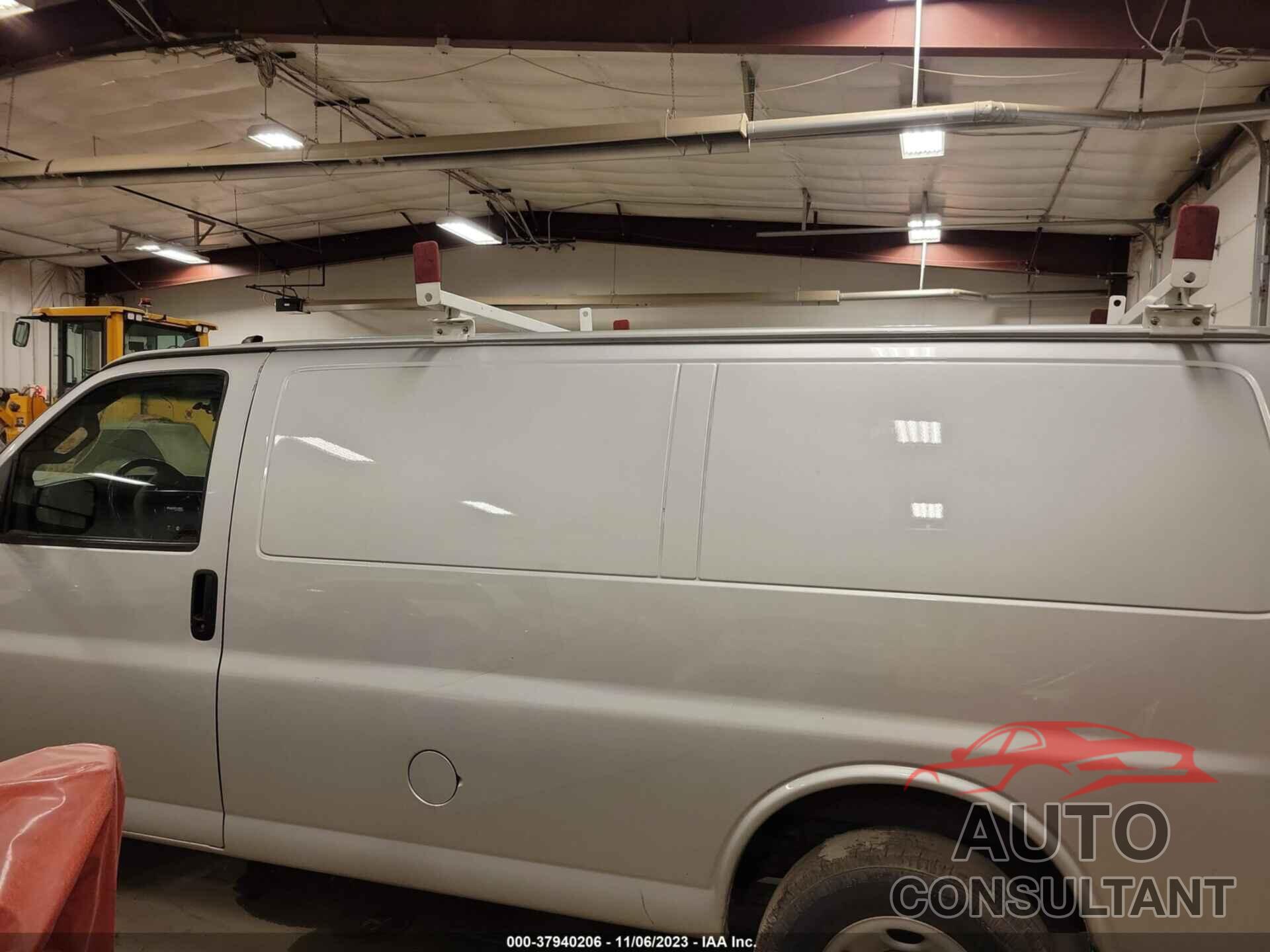 CHEVROLET EXPRESS CARGO VAN 2019 - 1GCWGAFG5K1337017