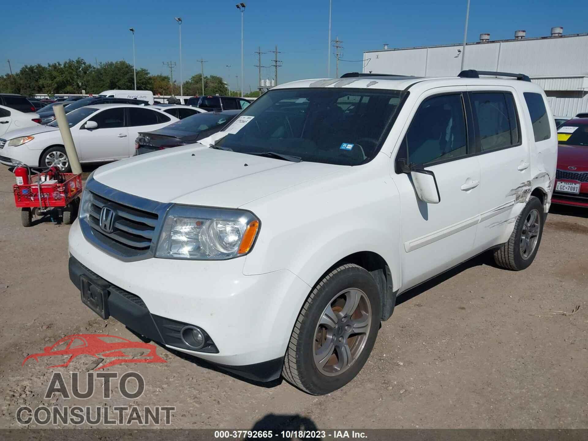 HONDA PILOT 2015 - 5FNYF3H33FB007844