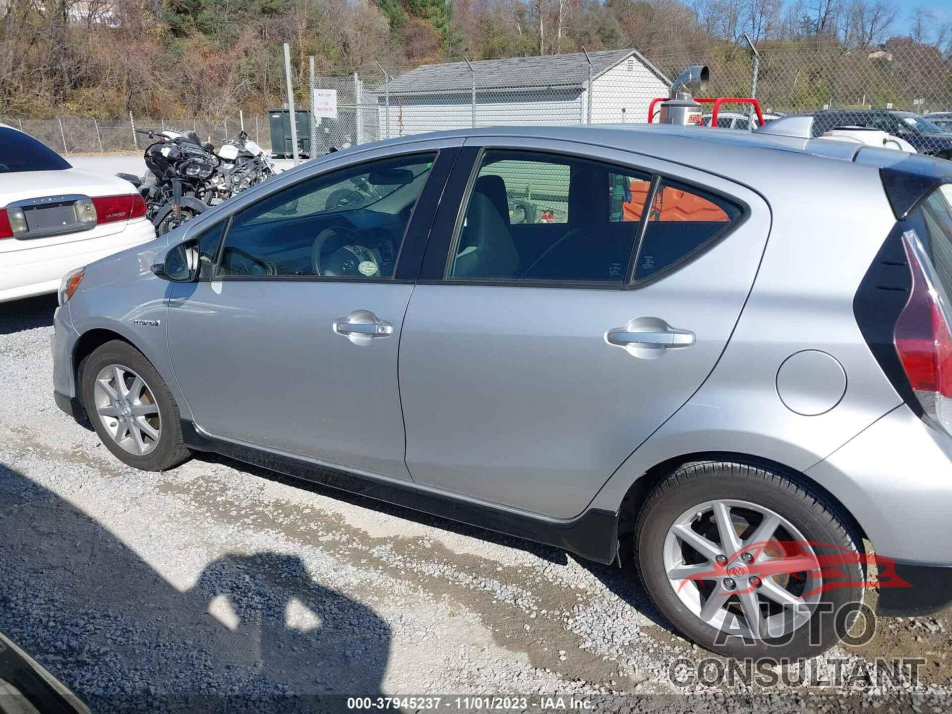 TOYOTA PRIUS C 2017 - JTDKDTB37H1597384