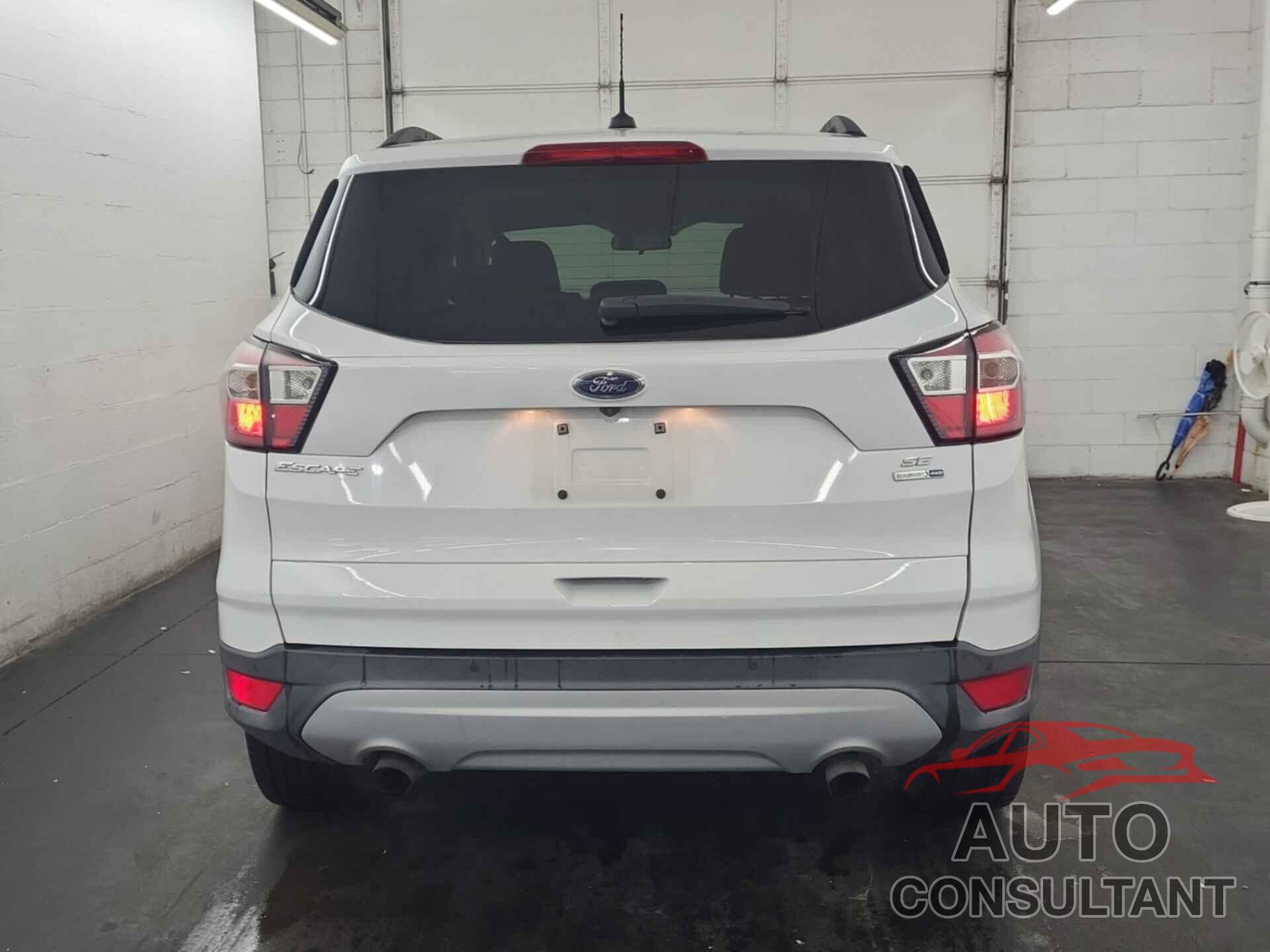 FORD ESCAPE 2017 - 1FMCU9GD7HUE76857