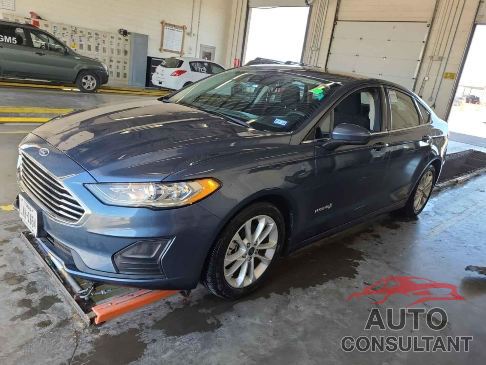 FORD FUSION 2019 - 3FA6P0LU7KR143976