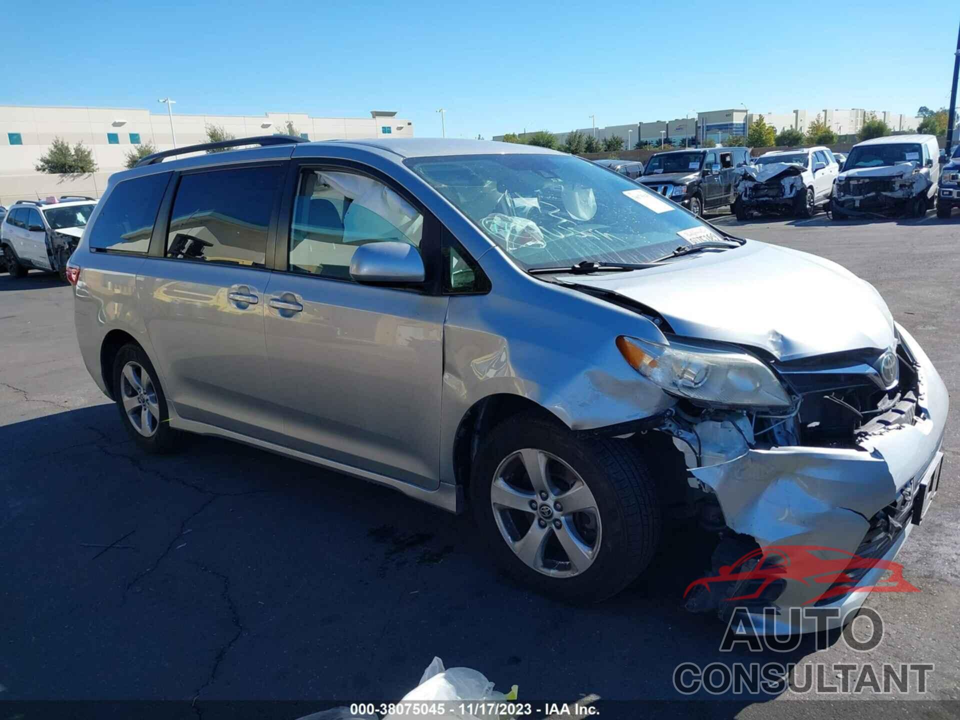 TOYOTA SIENNA 2019 - 5TDKZ3DC3KS004094