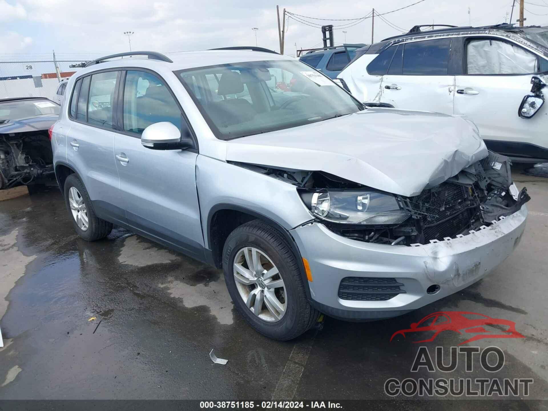 VOLKSWAGEN TIGUAN 2017 - WVGAV7AX6HK036510