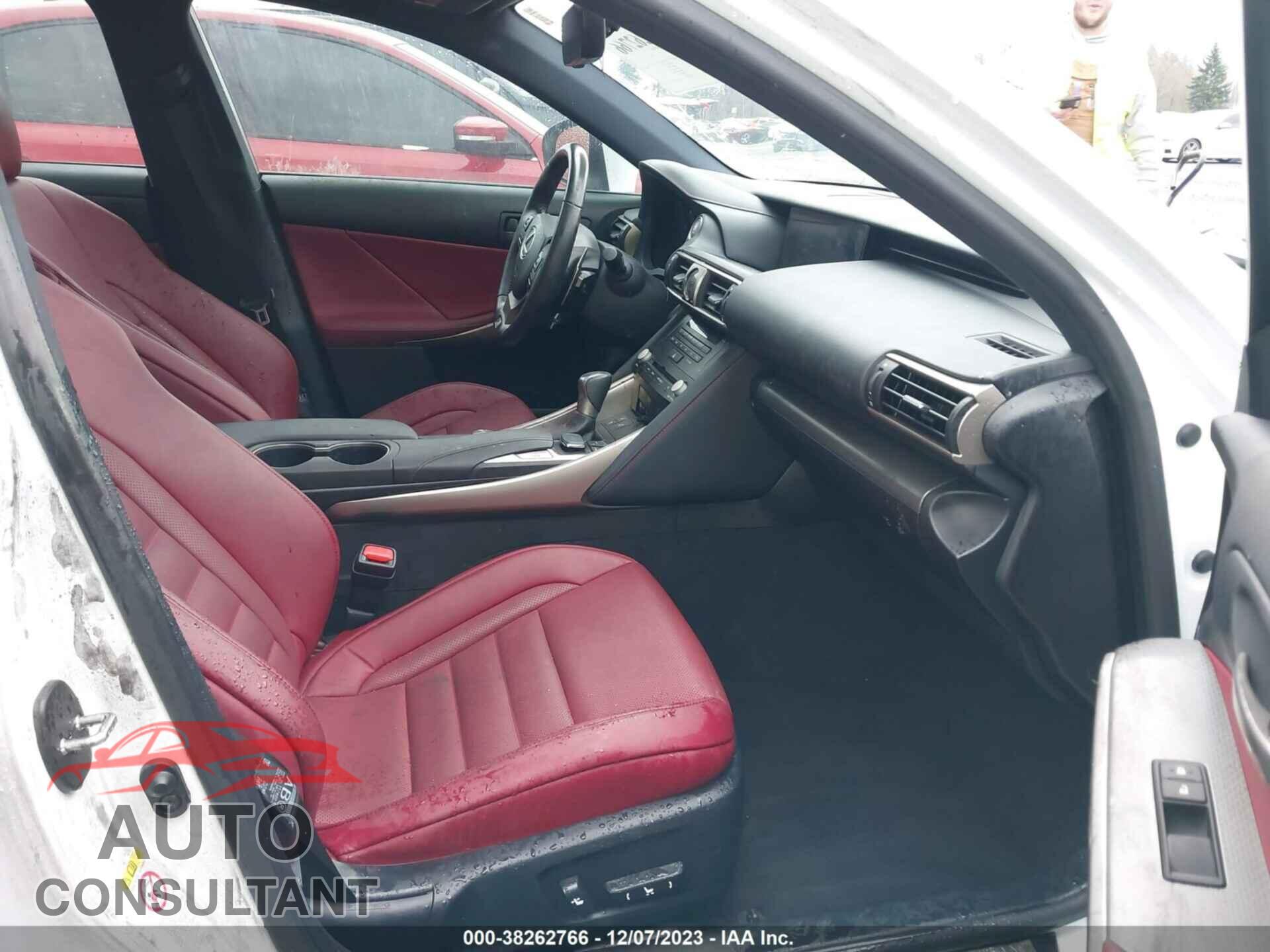 LEXUS IS 2017 - JTHCE1D20H5013635