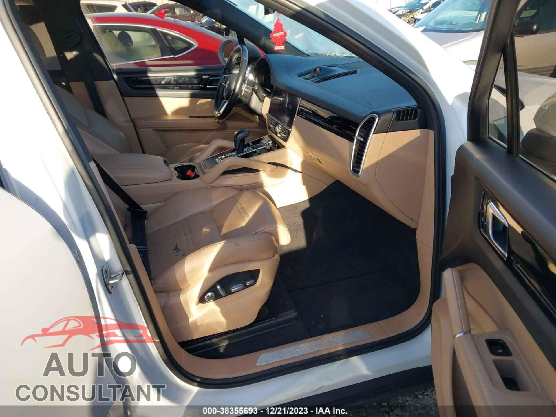 PORSCHE CAYENNE 2020 - WP1AA2AY7LDA08738