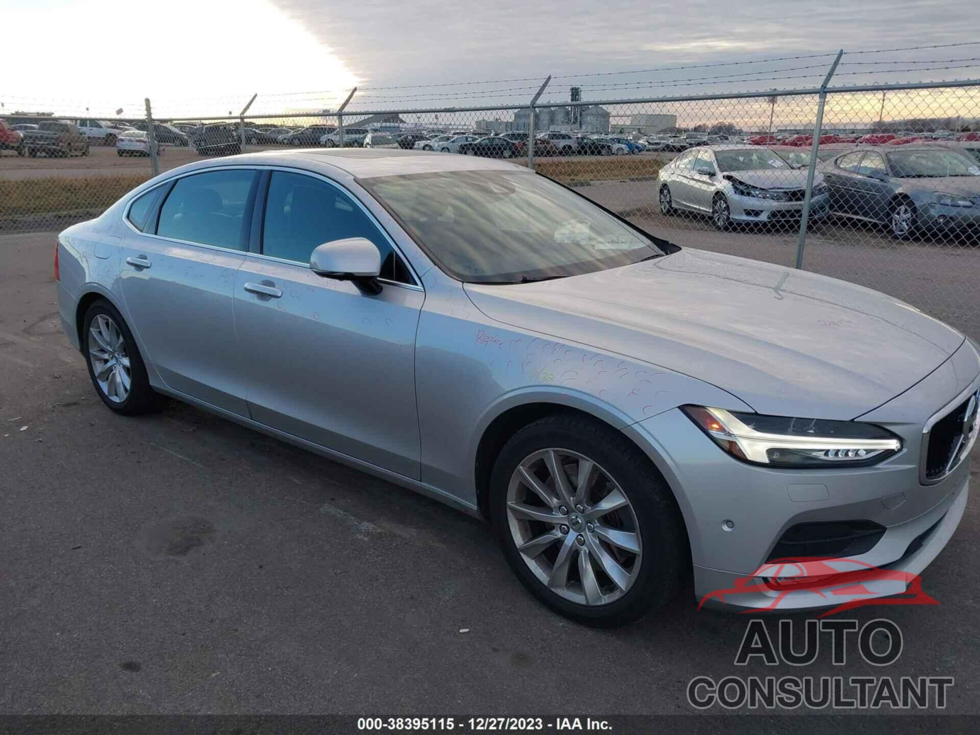 VOLVO S90 2018 - LVY992MKXJP020410