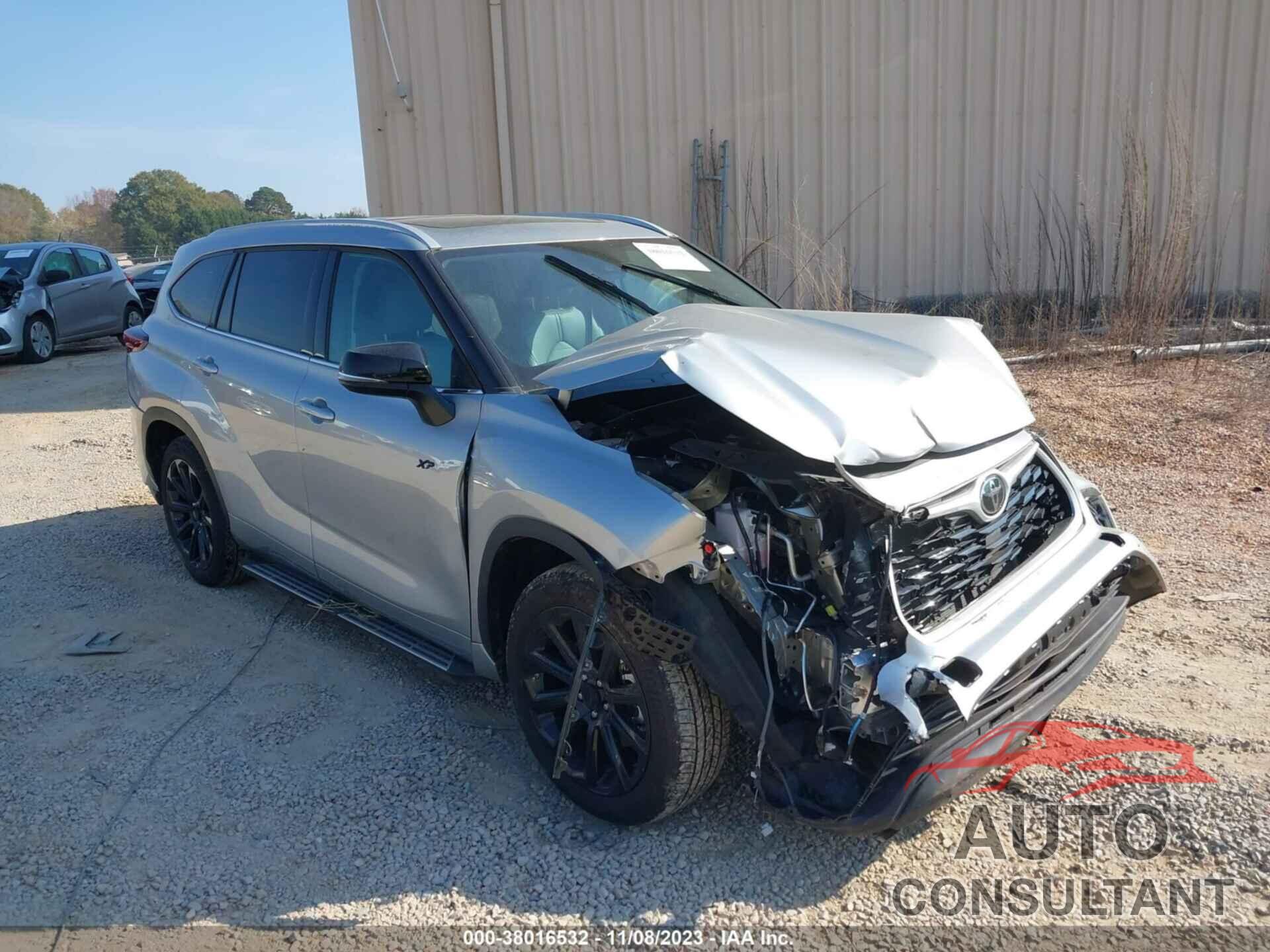 TOYOTA HIGHLANDER 2022 - 5TDGZRAH0NS123864