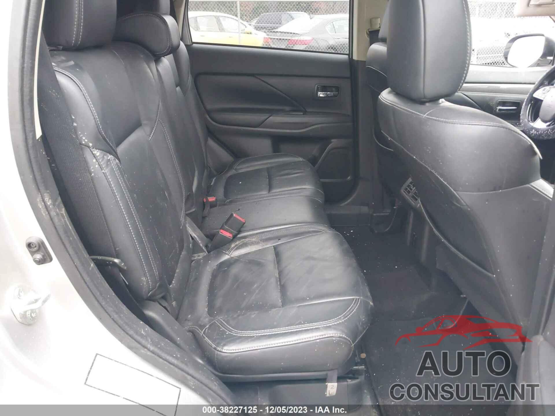 MITSUBISHI OUTLANDER 2020 - JA4AD3A37LZ020159