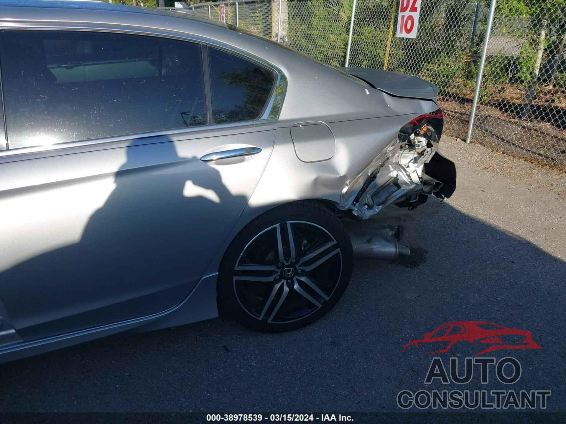 HONDA ACCORD 2017 - 1HGCR3F92HA021112