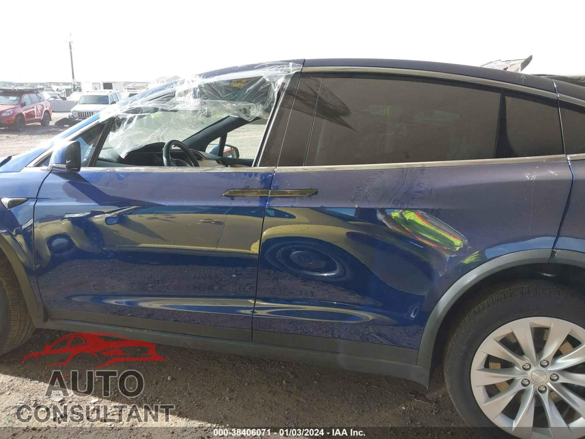 TESLA MODEL X 2019 - 5YJXCAE23KF202793