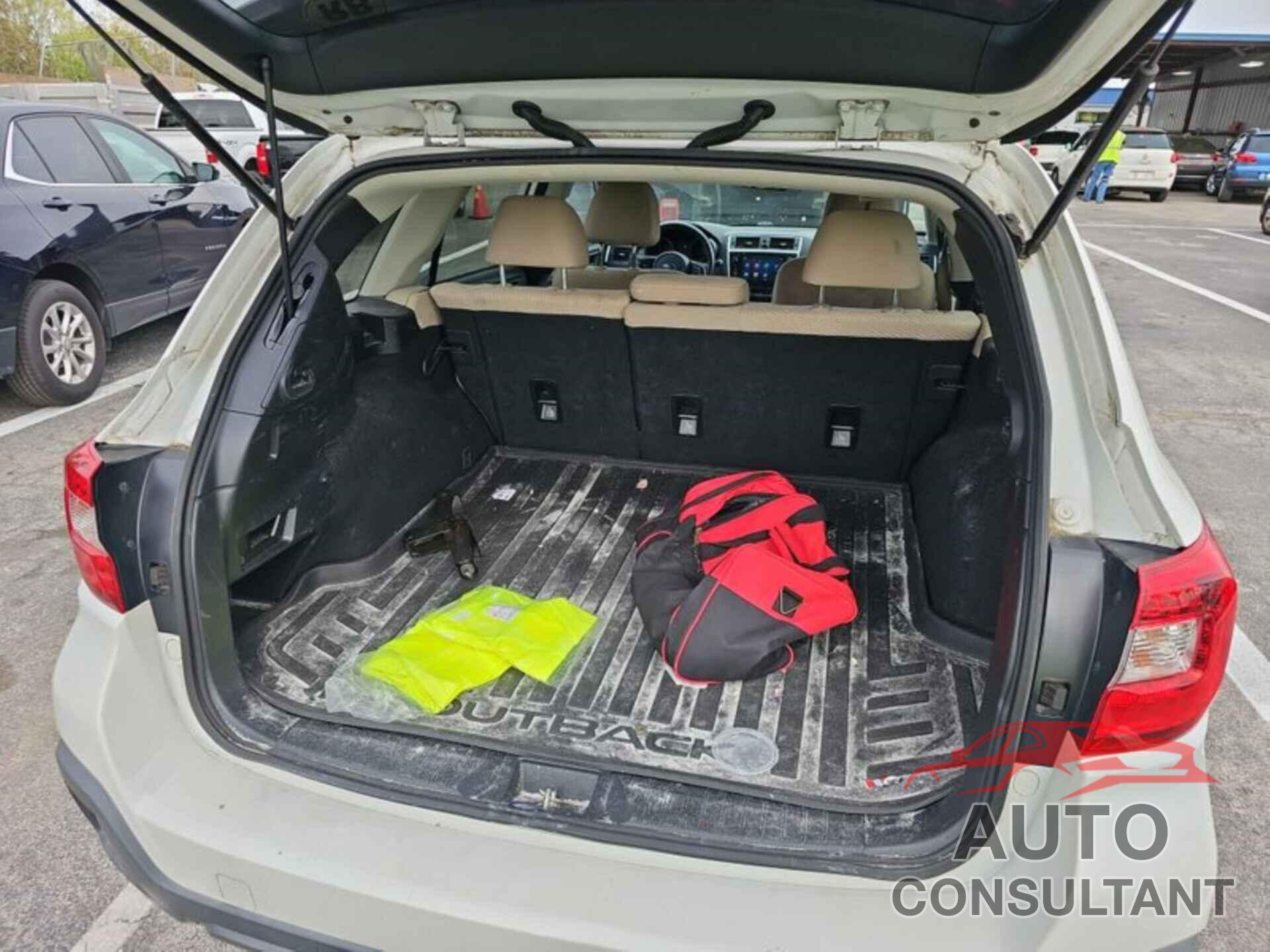 SUBARU OUTBACK 2018 - 4S4BSAFC7J3258876
