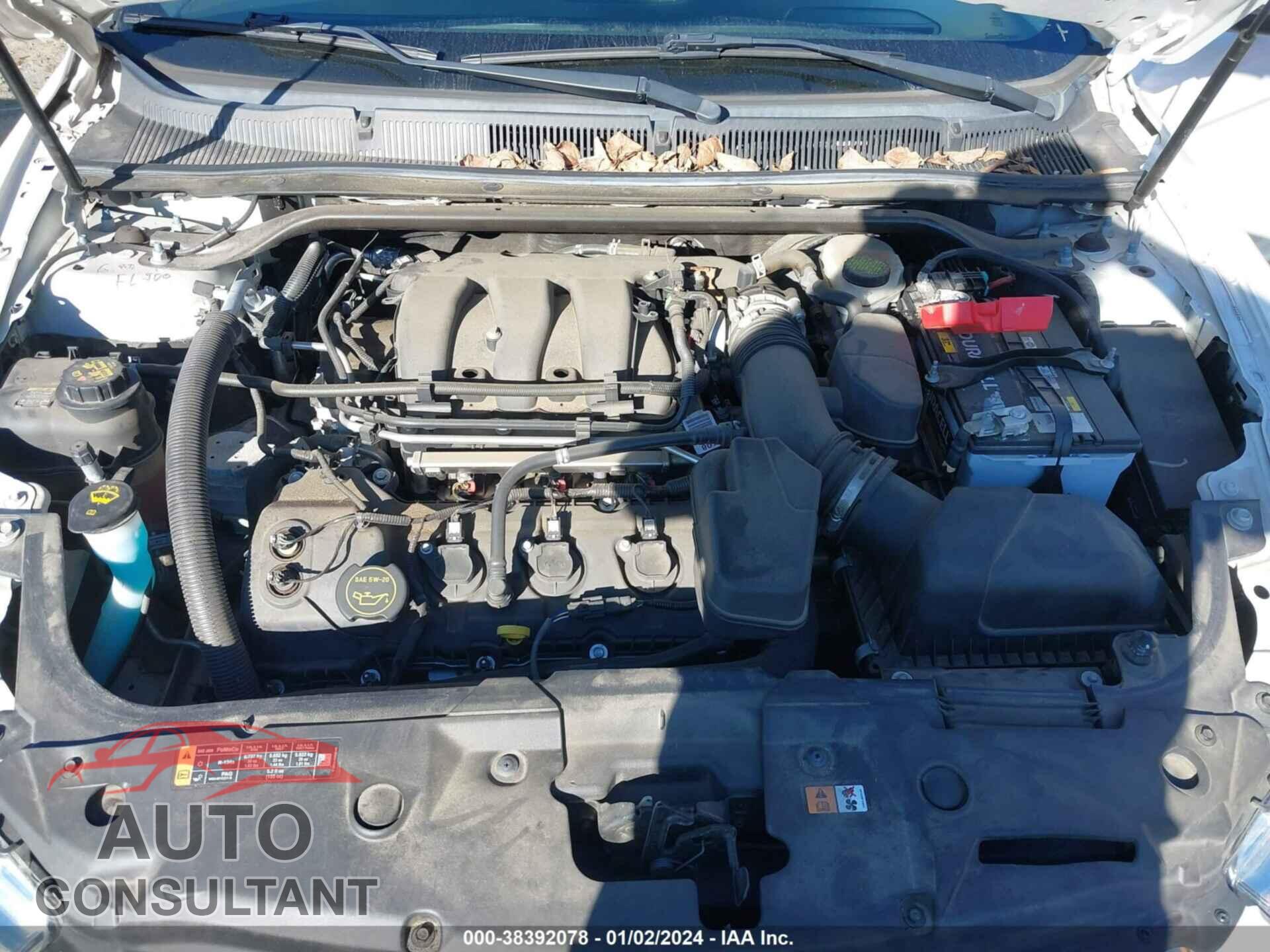 FORD TAURUS 2018 - 1FAHP2E82JG113133