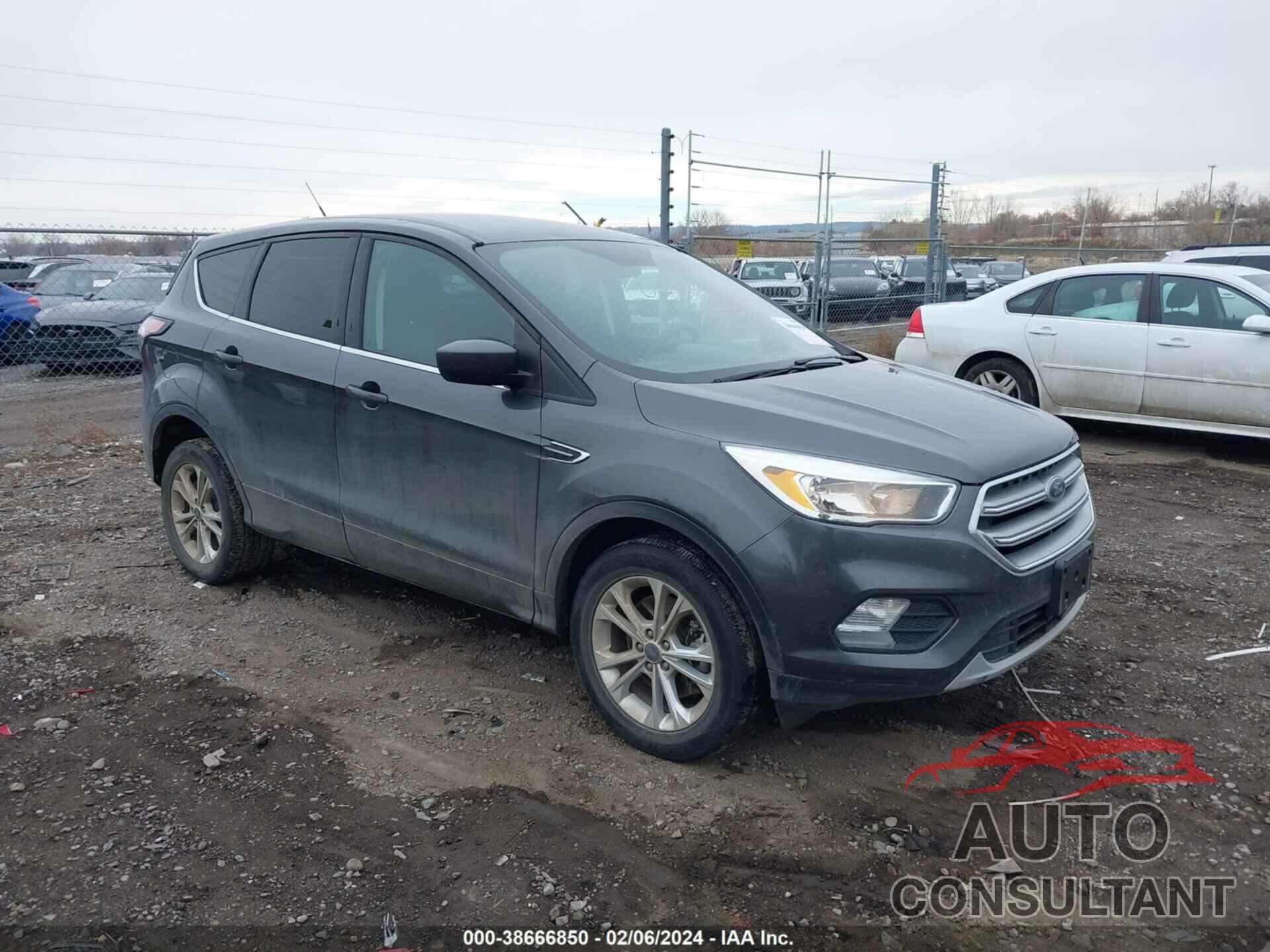 FORD ESCAPE 2017 - 1FMCU9GD4HUE50281